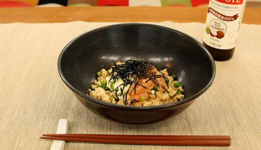 【動画レシピ】まるでお米！レンジで簡単オートミールとMCTオイルの明太豆腐丼
